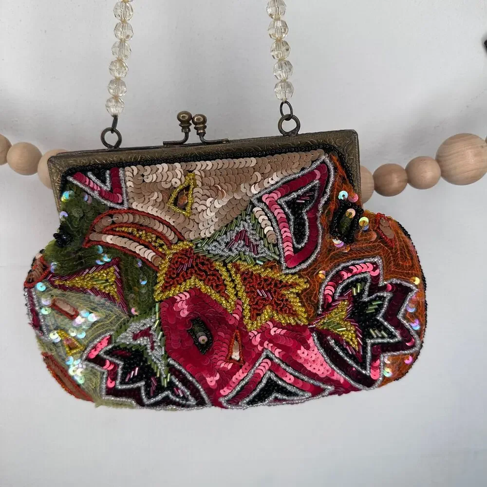 Vintage Bougainvillea Sequined Floral Clutch Metal Clasp Strap Bag